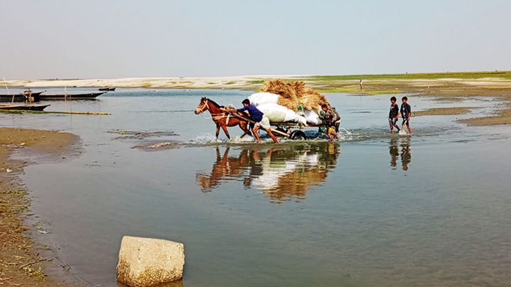 বগুড়া সারিয়াকান্দির যমুনা নদীতে নাব্য সংকট